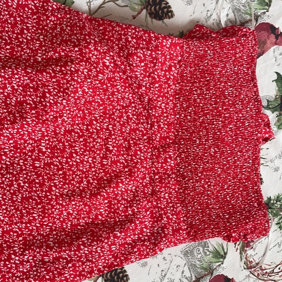 ⚡️SHEIN⚡️ Tie front red floral wrap dress. Size M/6 - Picture 4 of 5